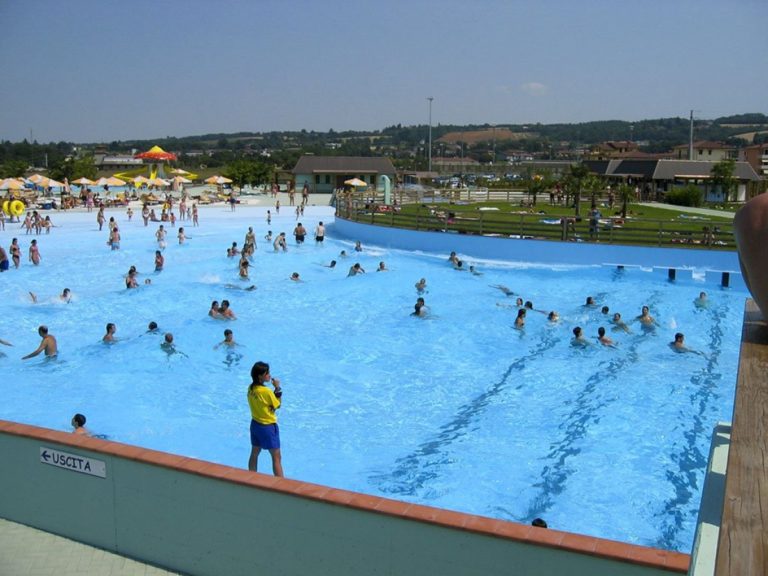 kanata leisure centre and wave pool